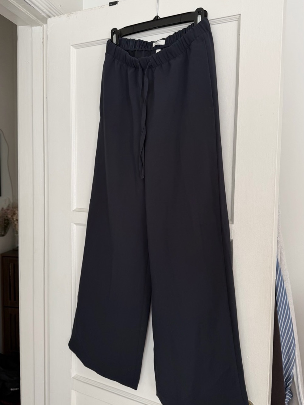 Aritzia Lodge Pant in Navy - Picture 3 of 4